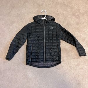 The North Face big Boys ThermoBall  Eco Water Repellent Parka S ( 7/8 ) black